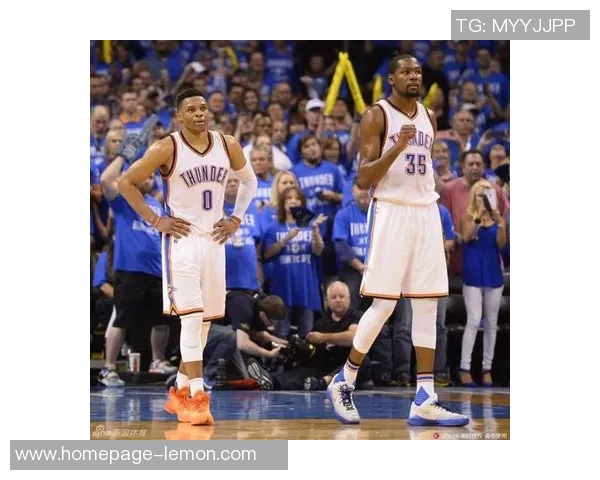 2016年勇士与雷霆精彩对决高清回顾全场比赛亮点与精彩瞬间分析